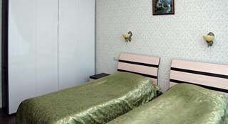 Гостиница «Марьино» Москва Двухместный номер с 2 отдельными кроватями и дополнительной кроватью-2