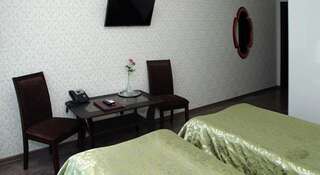 Гостиница «Марьино» Москва Двухместный номер с 2 отдельными кроватями и дополнительной кроватью-3